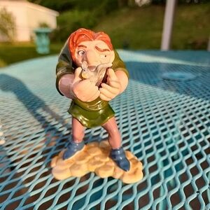 Walt Disney Enesco Hunchback Of Notre Dame Figurine Quasimodo W/ Bird Figurine
